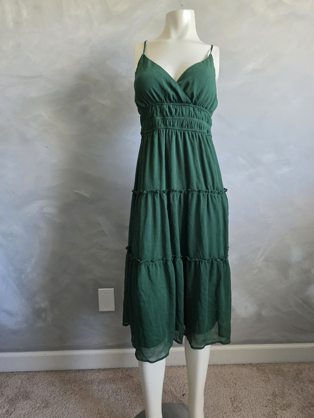 Women's Sleeveless Deep Green V Neck Dress Ruffle Tiered Midi Sz L Babydoll - Picture 2 of 9